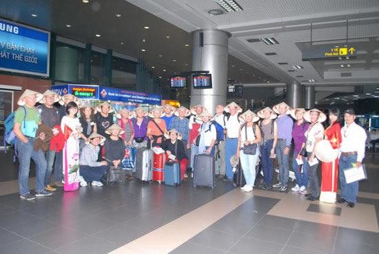 Đón đoàn ngoại giao cộng hoà Séc tại Sân bay Nội Bài